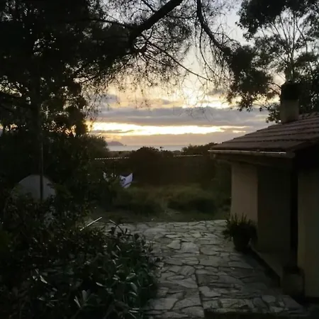 Vila Villa De 3 Chambres A Calvi Avec Magnifique Vue Sur La Mer Piscine Privee Jardin Clos *